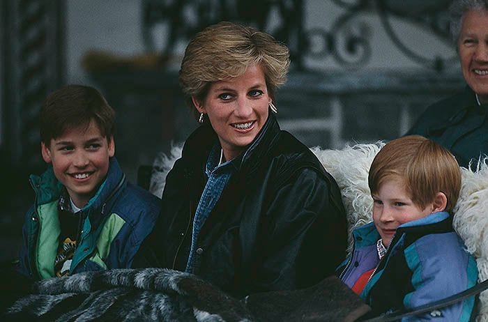 La princesa Diana con Harry y Guillermo en Austria en 1993