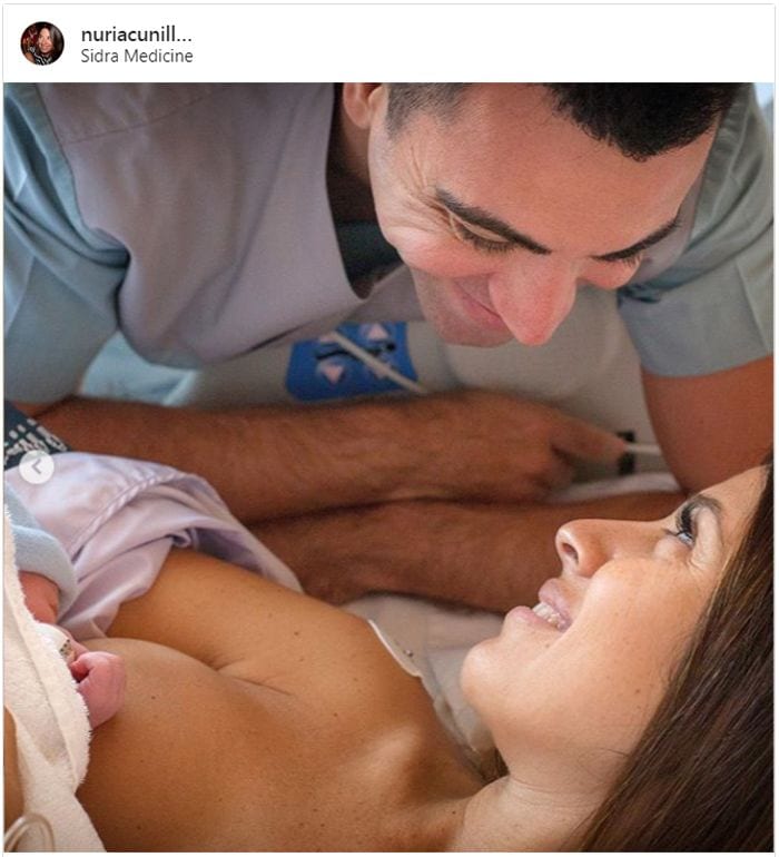 Xavi Hernández presenta a su segundo hijo con esta preciosa foto