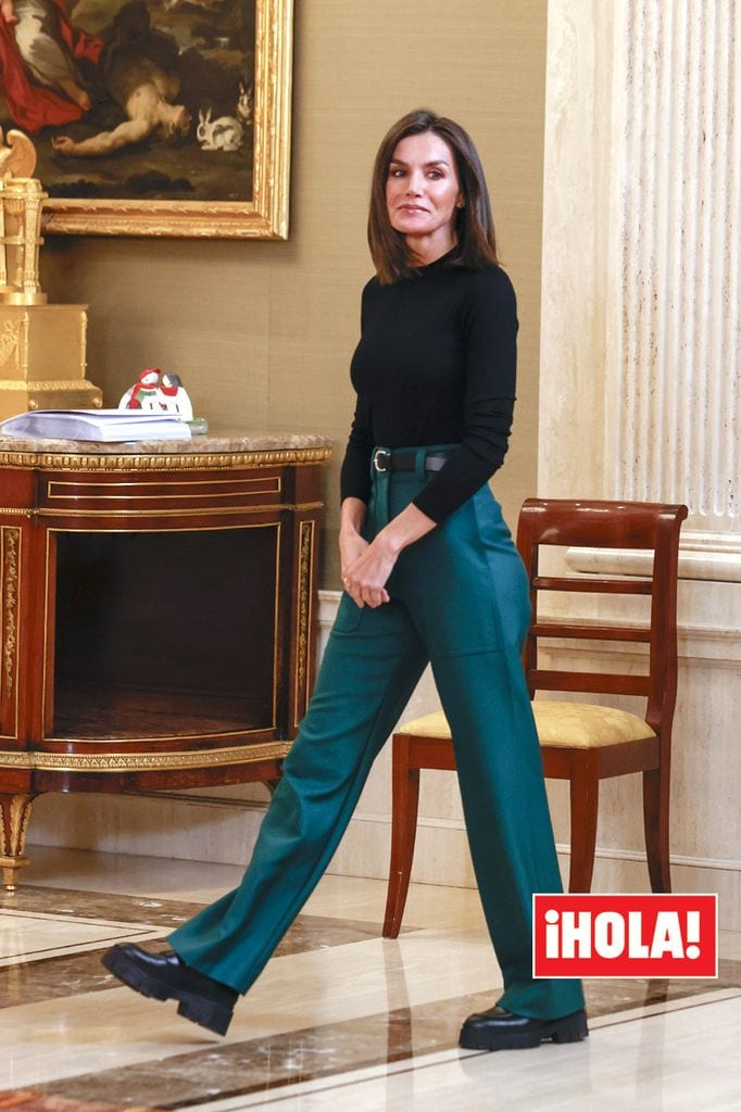 Reina Letizia mocasín pantalón look