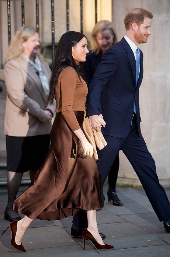 Meghan Markle con falda de Massimo Dutti