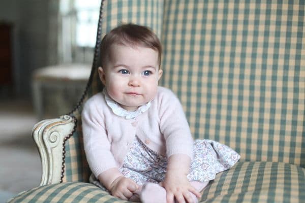 La princesa Charlotte Elisabeth Diana de Cambridge vino al mundo el pasado 2 de mayo a las 8:34 de la mañana y pesó 3 kilos y 713 gramos © Duquesa de Cambridge
