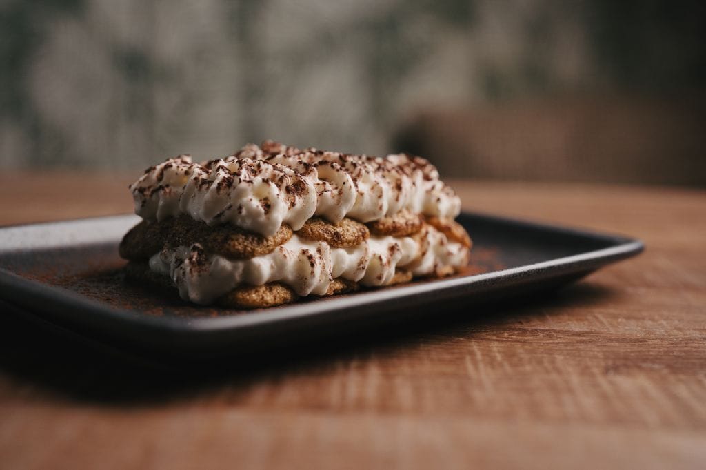 El tiramisú de Bravissimo lleva merengue italiano batido con mascarpone.