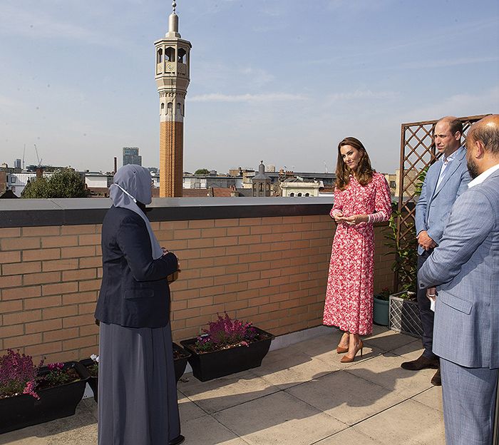 Los Duques de Cambridge en una mezquita