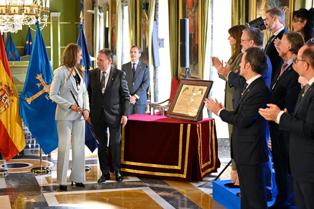 La princesa Leonor recibe el título de alcaldesa honoraria de Oviedo