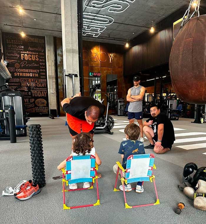 El Chicharito y sus hijos