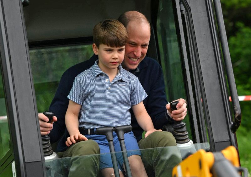 El príncipe Guillermo con su hijo Louis