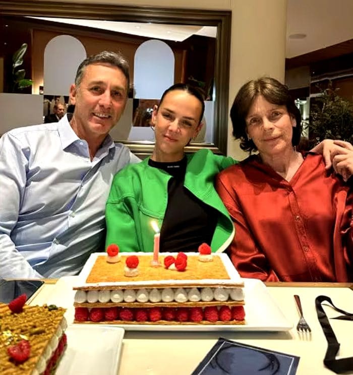 Pauline Ducruet, con sus padres