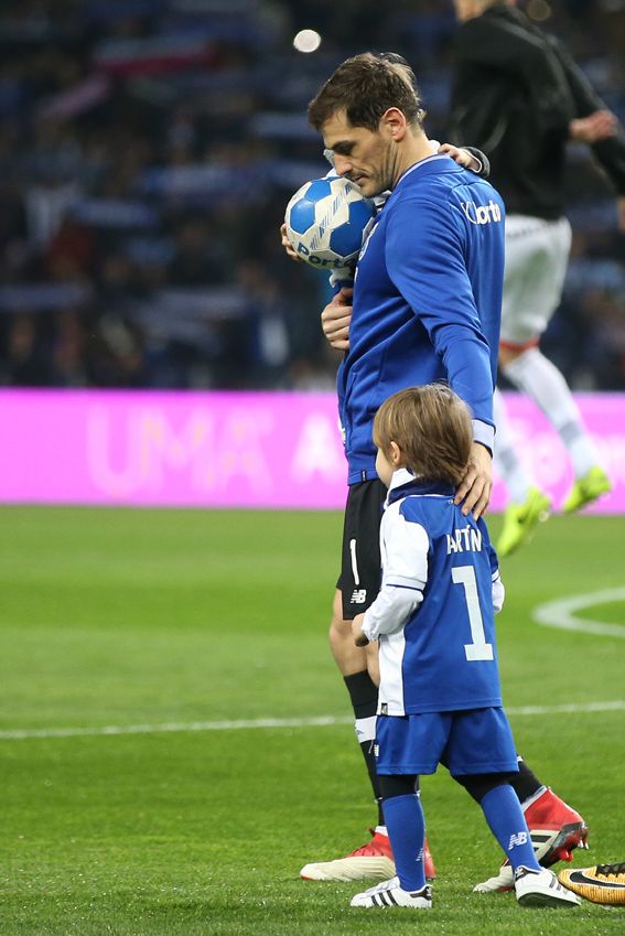 Iker Casillas con sus hijos