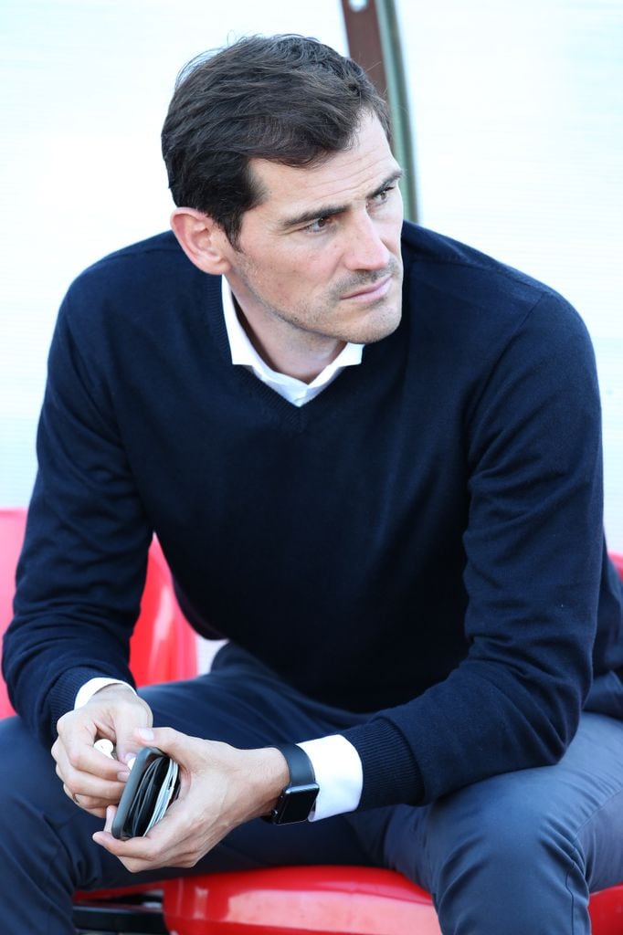 Iker Casillas of FC Porto before the start of the Pre-Season Friendly match between FC Porto and Fulham FC at Estadio Municipal de Albufeira on July 16, 2019 in Albufeira, Portugal.  (Photo by Gualter Fatia/Getty Images)