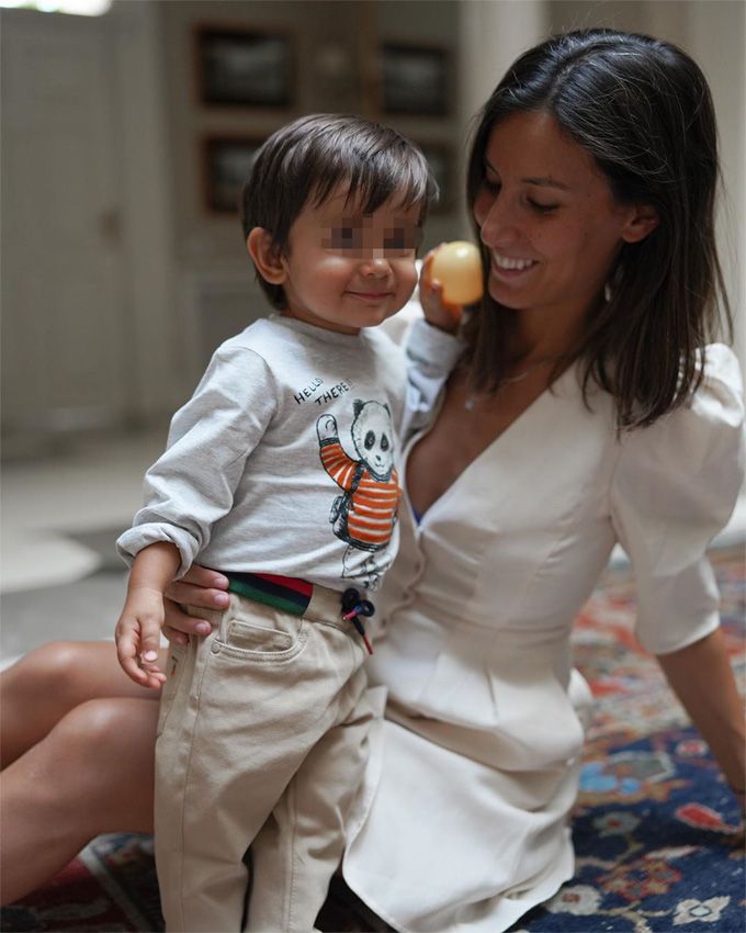 Ana Boyer con su hijo