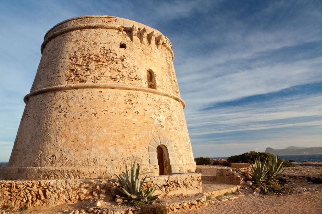 Torre d'en Rovira en el cabo Punta de sa Torre, Ibiza