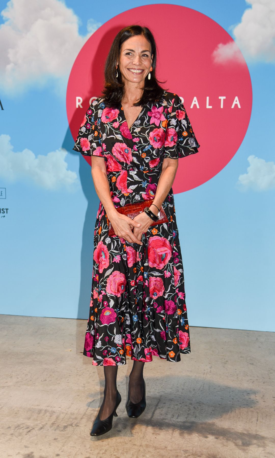 Inés Sastre con vestido floral