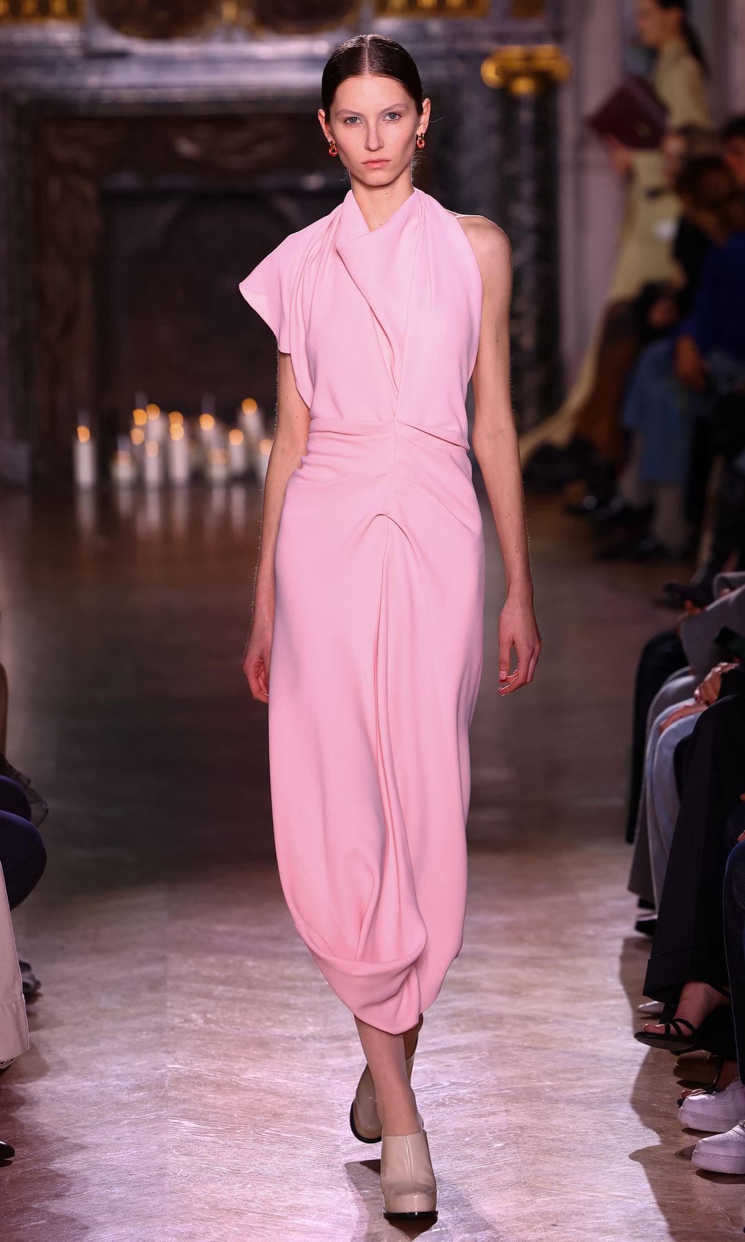 vestido asimetrico victoria beckham