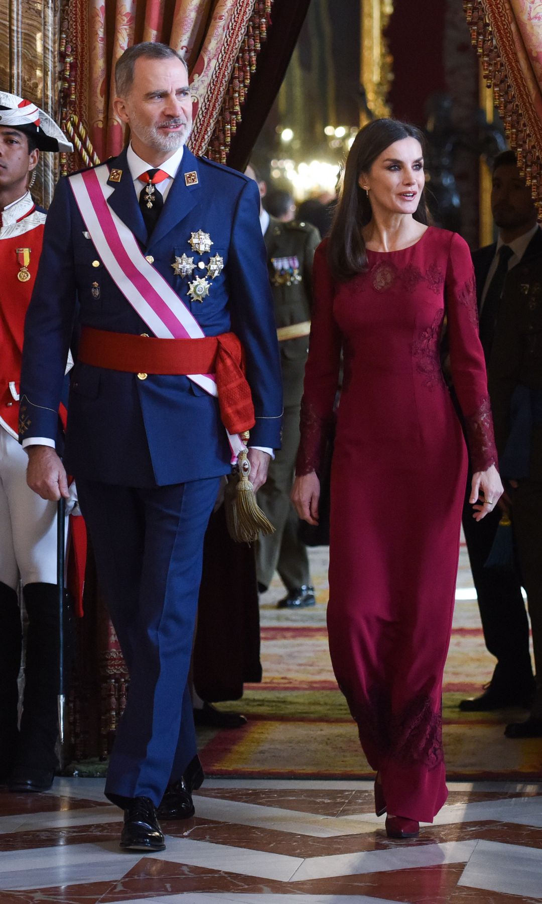 La reina Letizia estrenó su anillo de Coreterno el 6 de enero de 2023 durante la tradicional Pascua Militar.