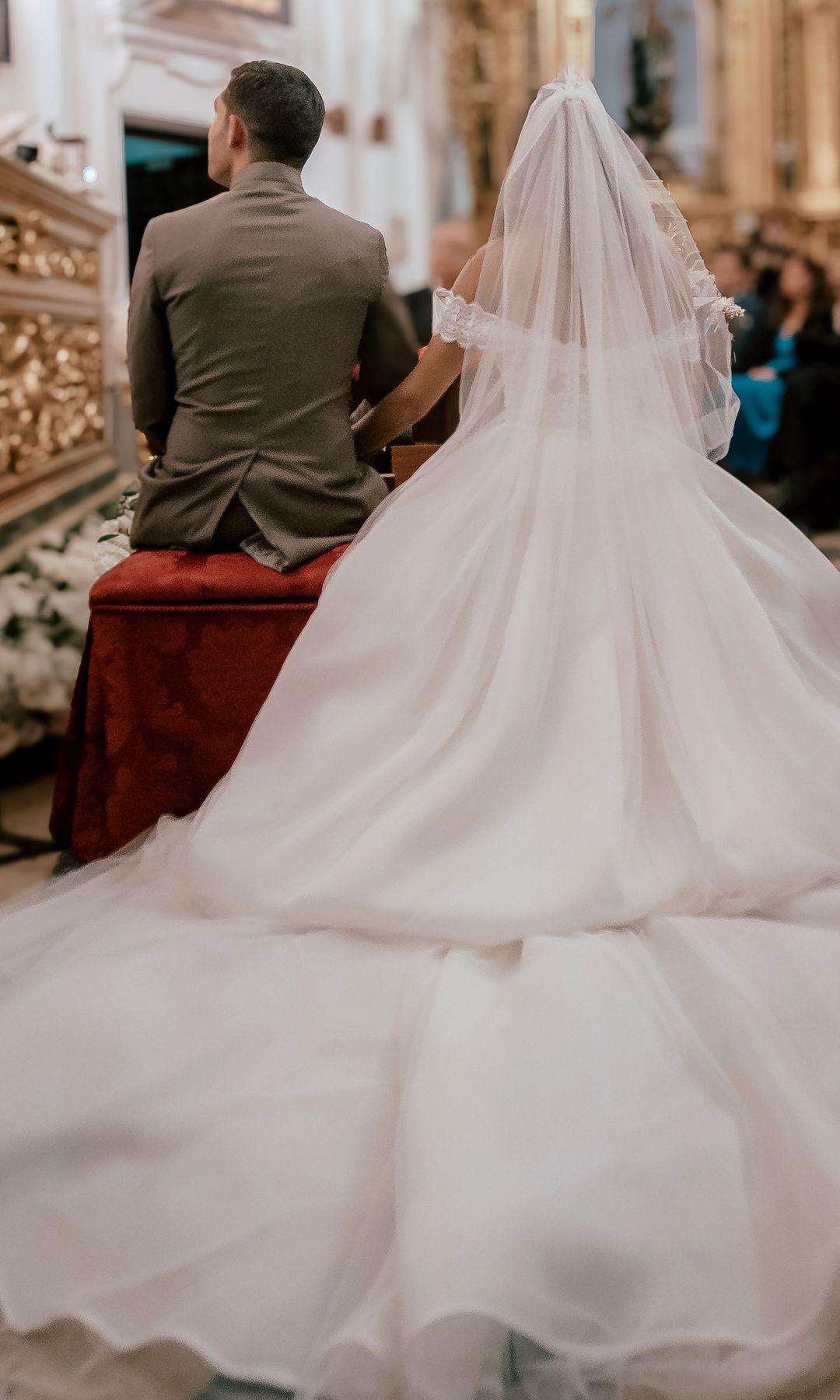 Ana Guerra y Víctor Elías durante la boda