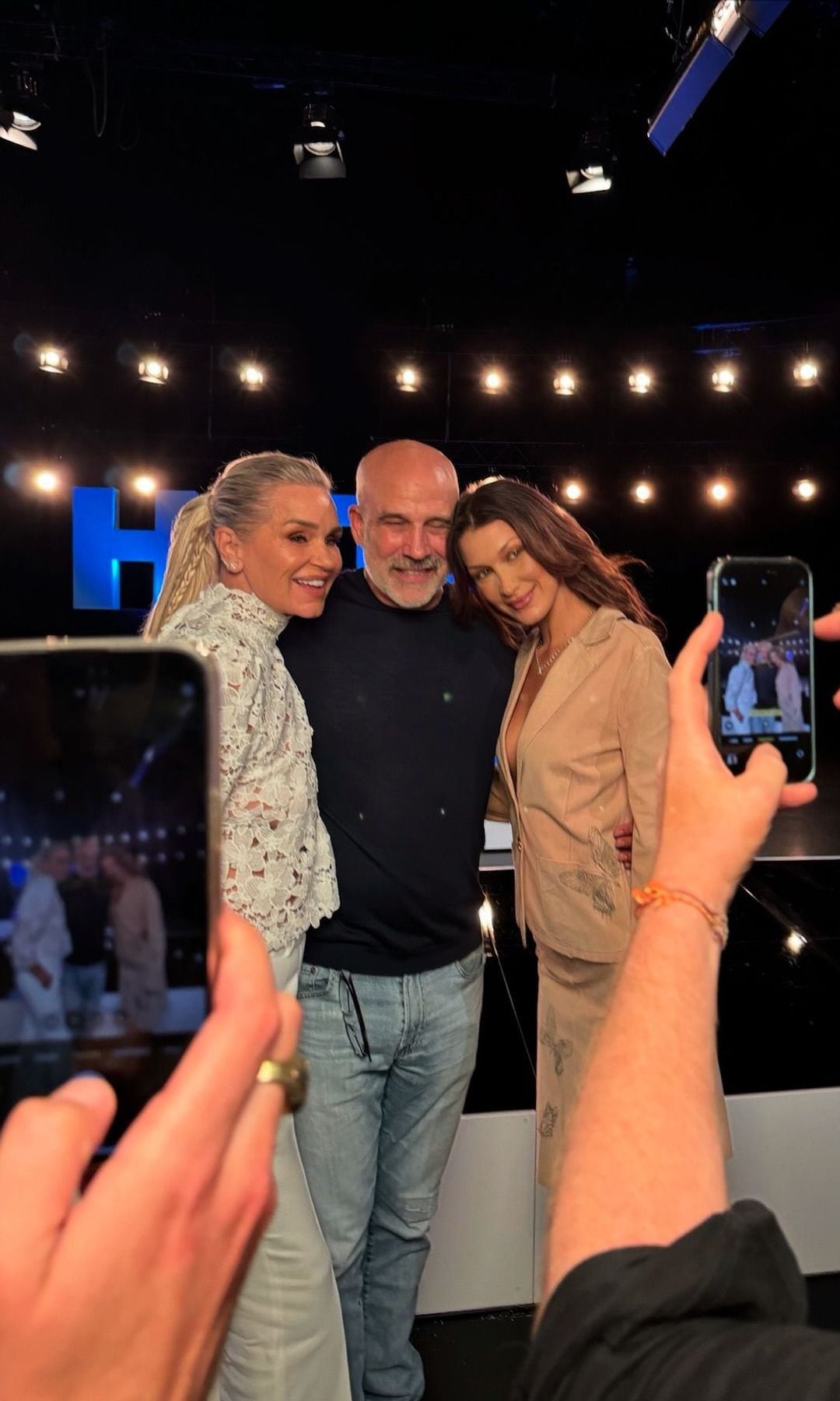 Bella y Yolanda Hadid como jurados en un concurso de modelos en Holanda