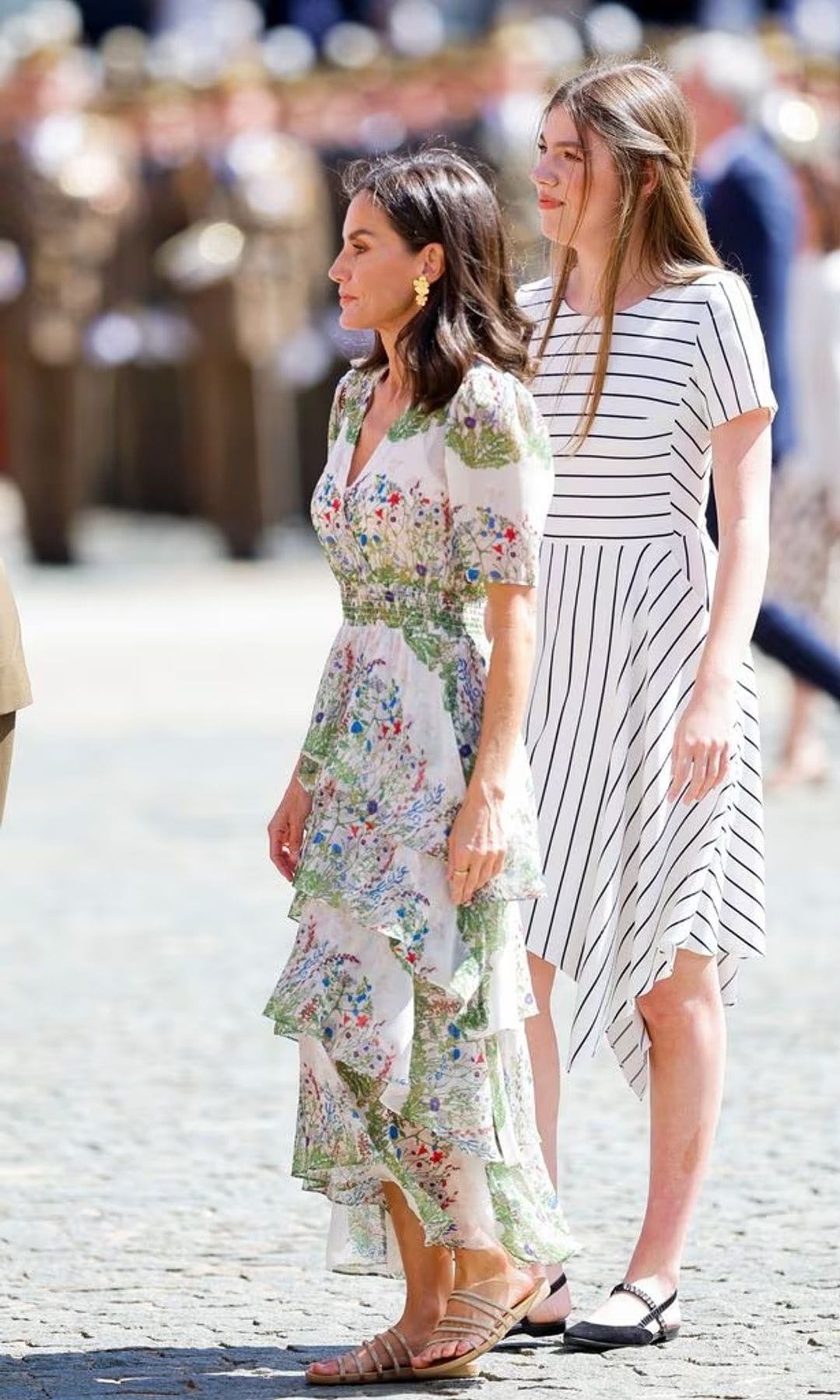 Reina Letizia con sandalias planas