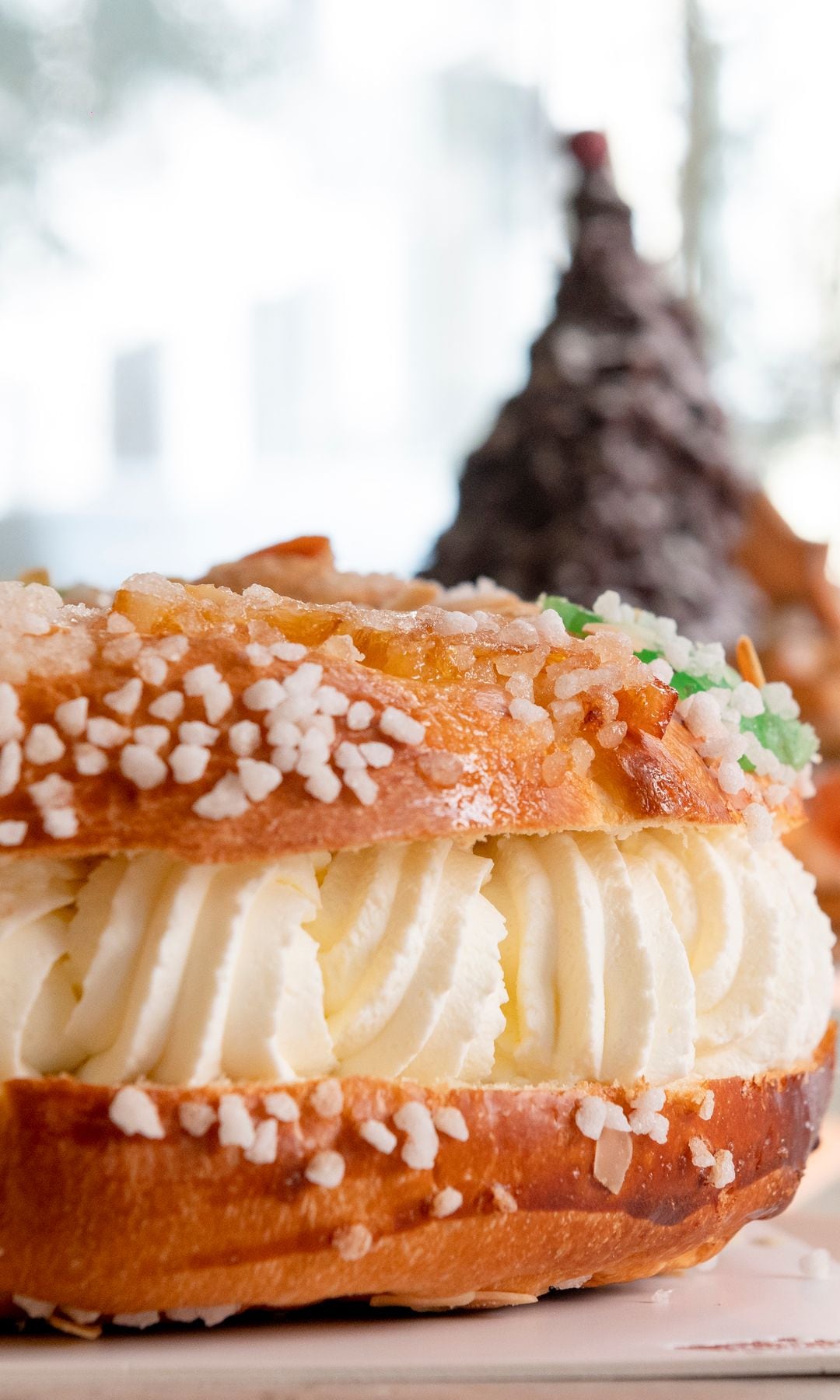 Roscón relleno de nata de La Duquesita