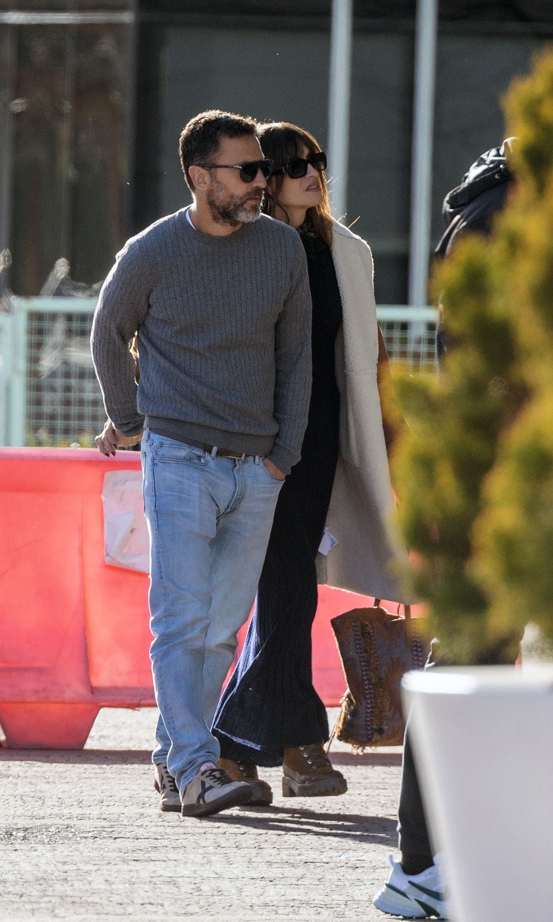 Sara Carbonero y José Luis Cabrera en la calle