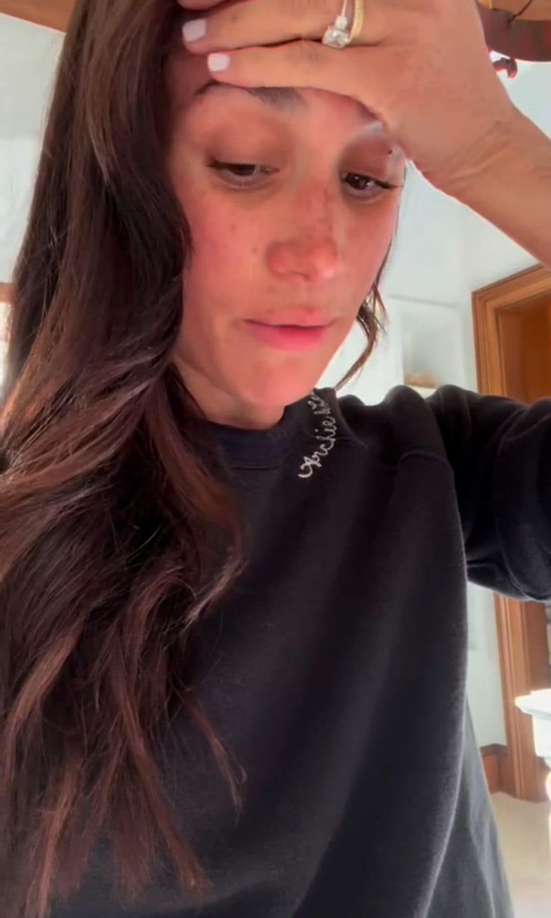 Meghan Markle con jersey bordado con el nombre de sus hijos