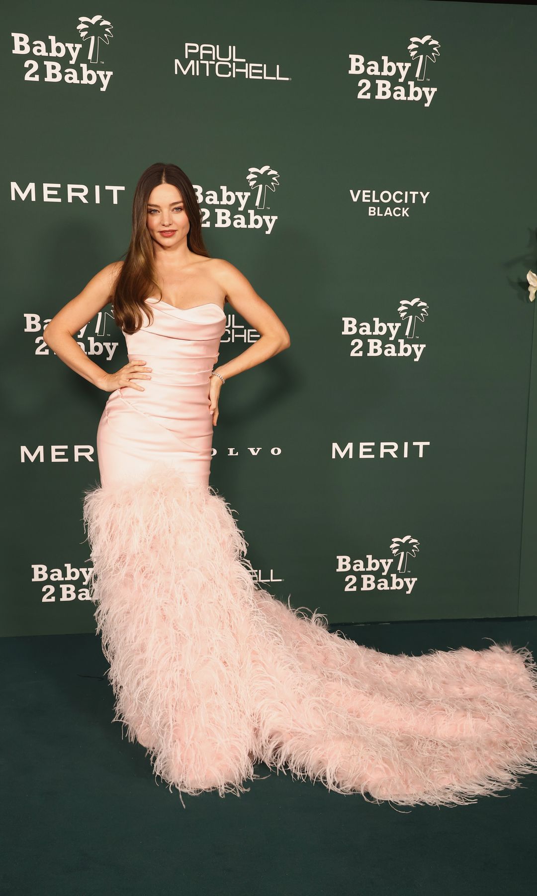 Miranda Kerr en la gala Baby2Baby 2024