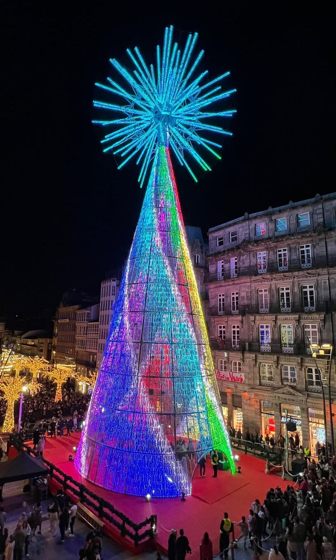 Luces de Navidad 2024-2025 en Vigo: calles iluminadas, horarios y novedades