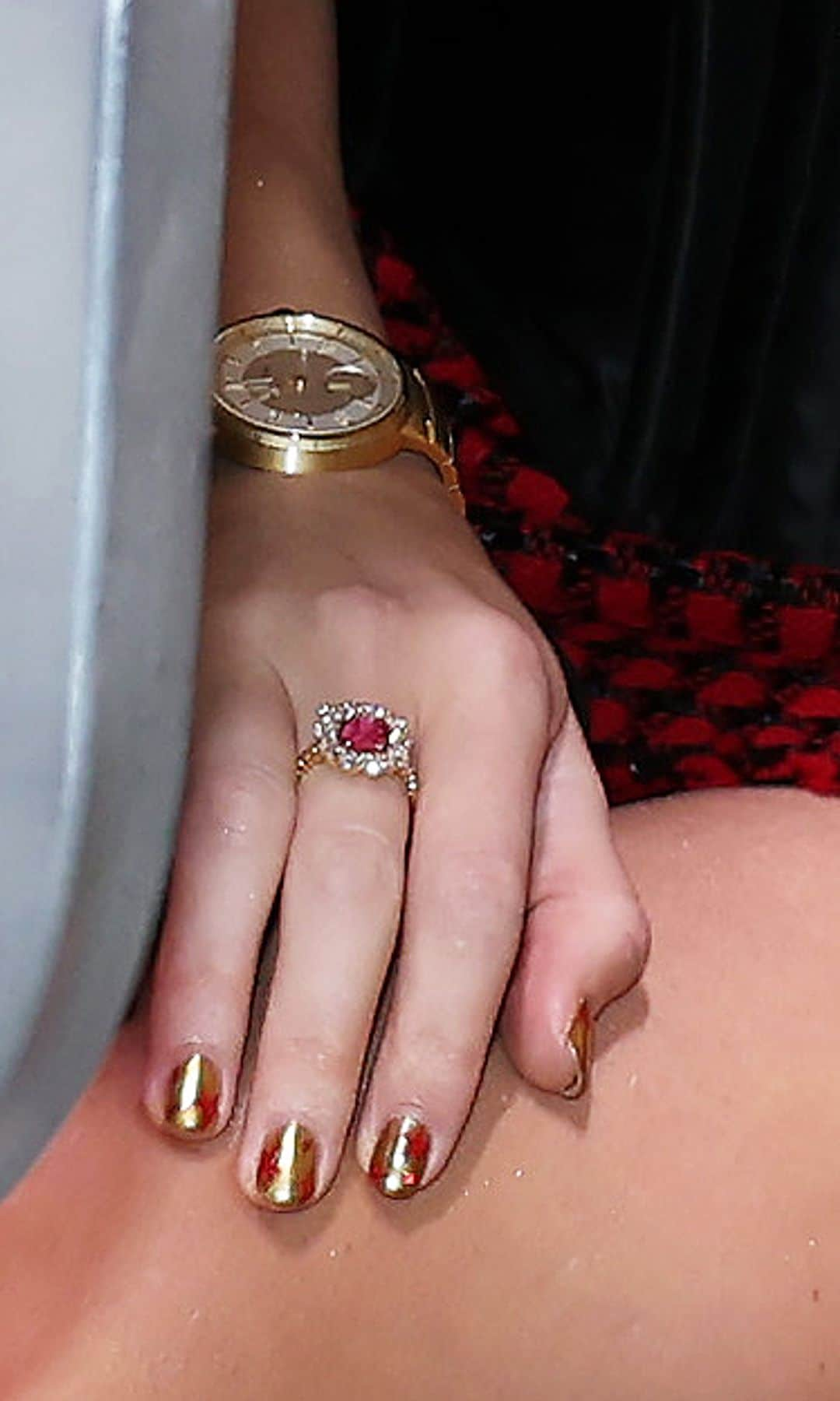 Anillo de rubíes de Taylor Swift