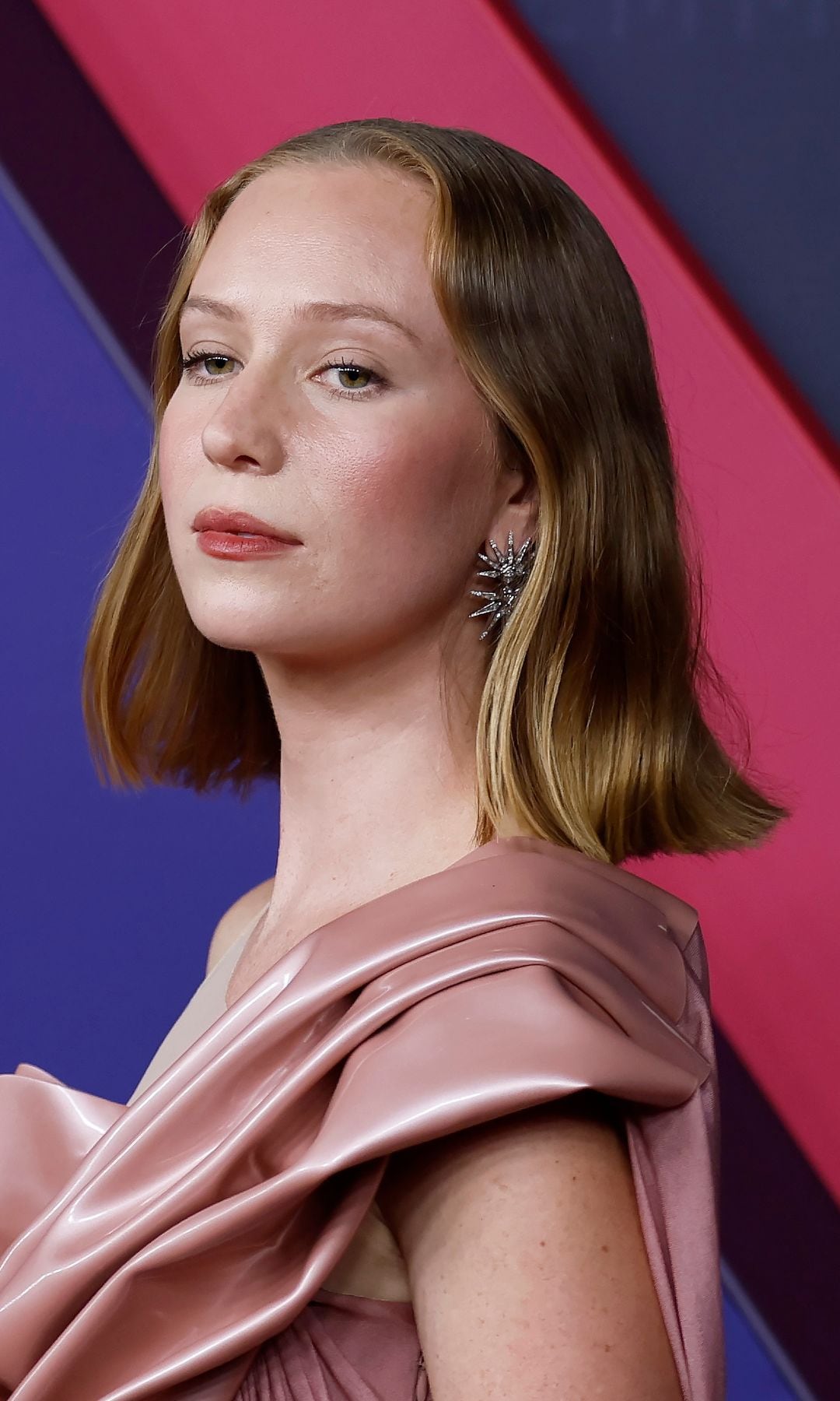 Hannah Einbinder en los premios Emmy 2024