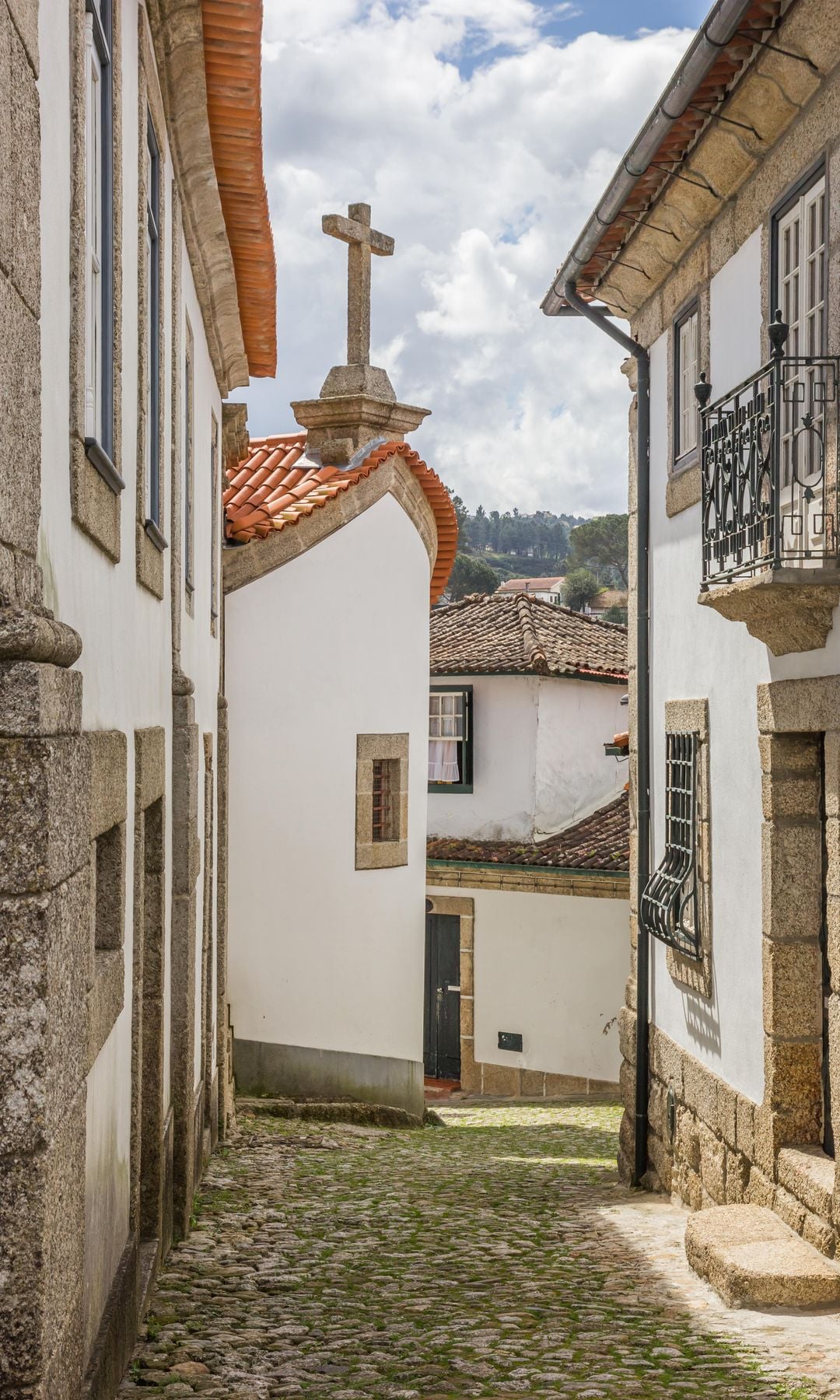 Calle del casco antiguo de Amarante, Portugal