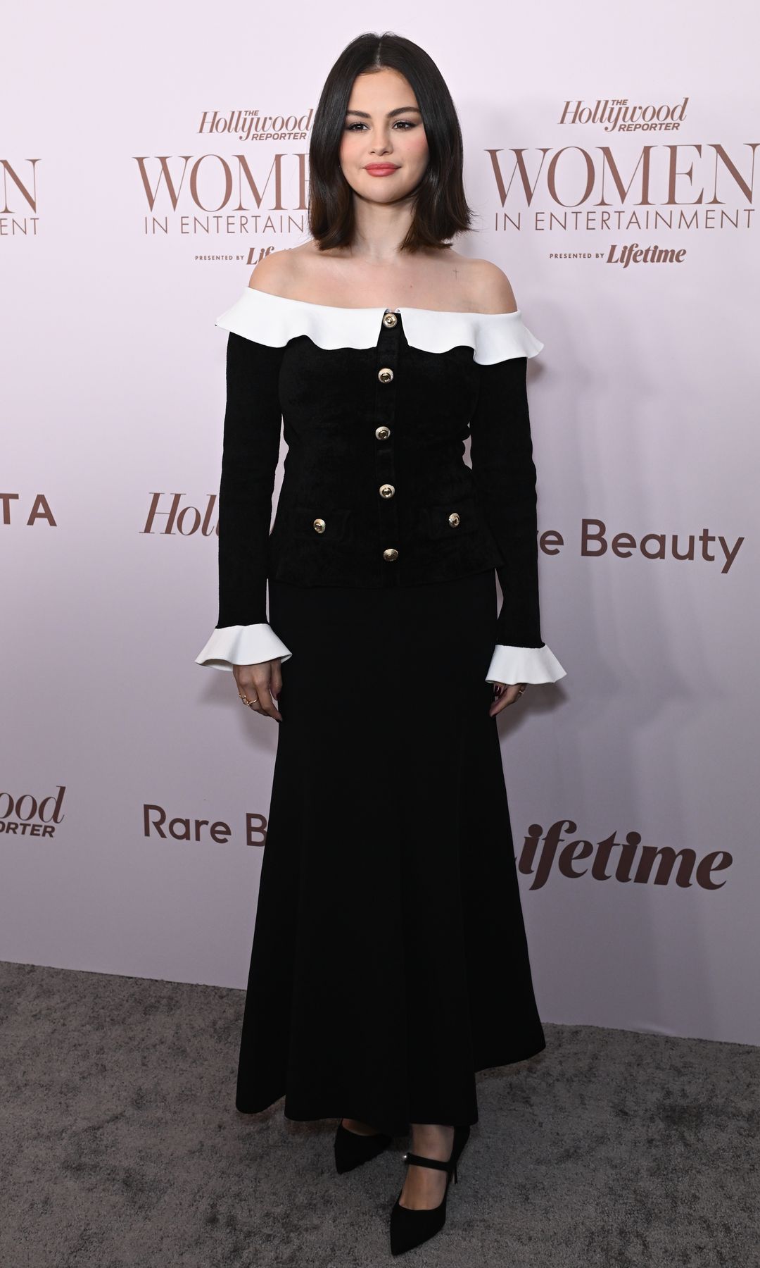 Selena Gomez en la gala de The Hollywood Reporter con vestido de Self-Portrait