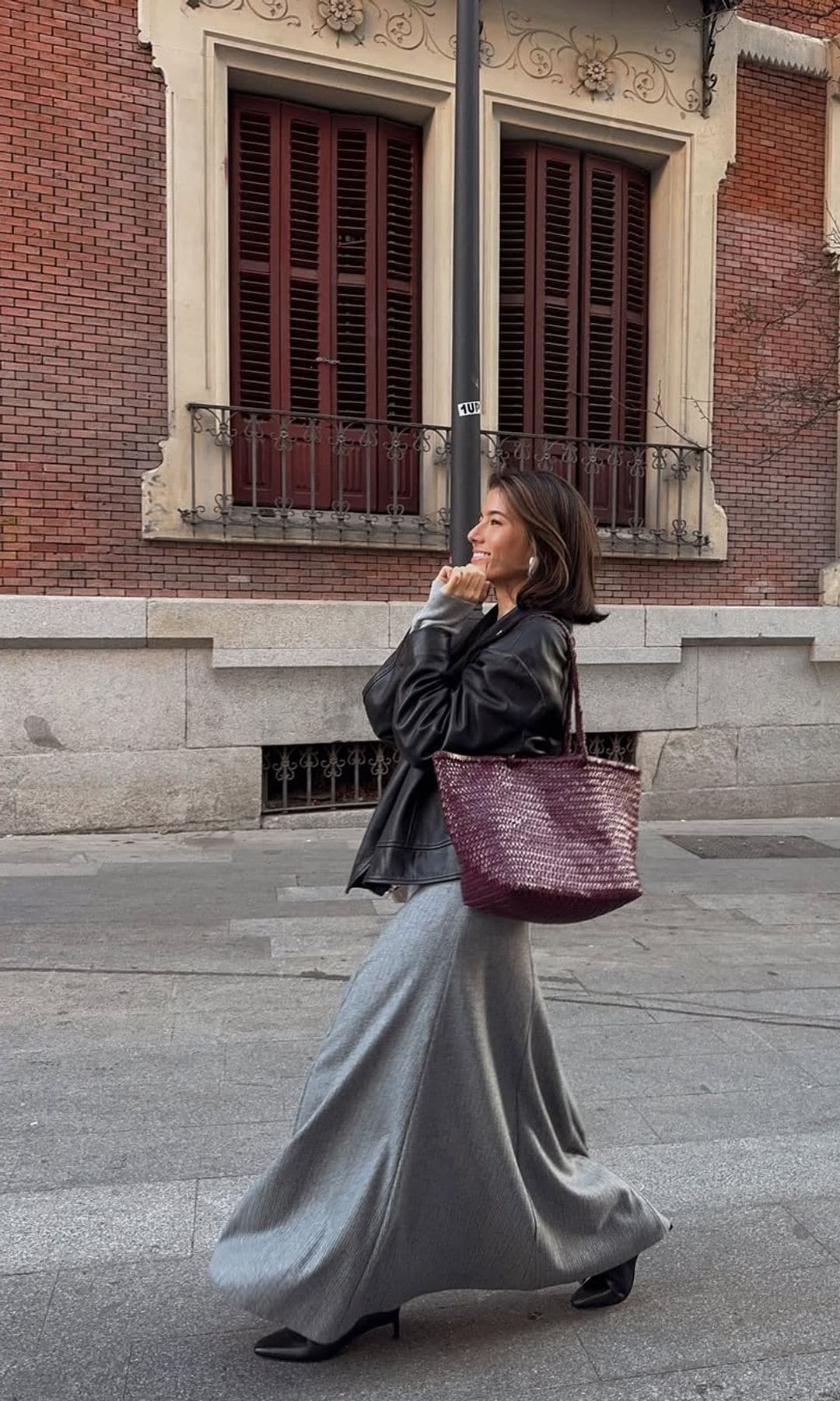 vestido y chaqueta de cuero