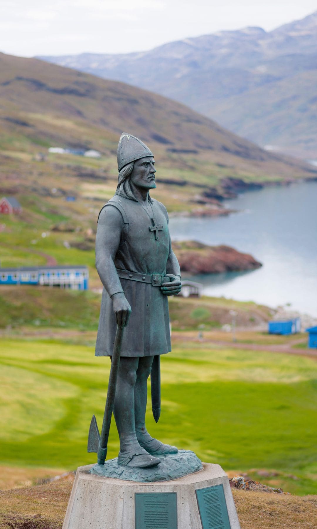 Estatua del descubridor nórdico Leif Eriksson, en el asentamiento de Qassiarsuk.