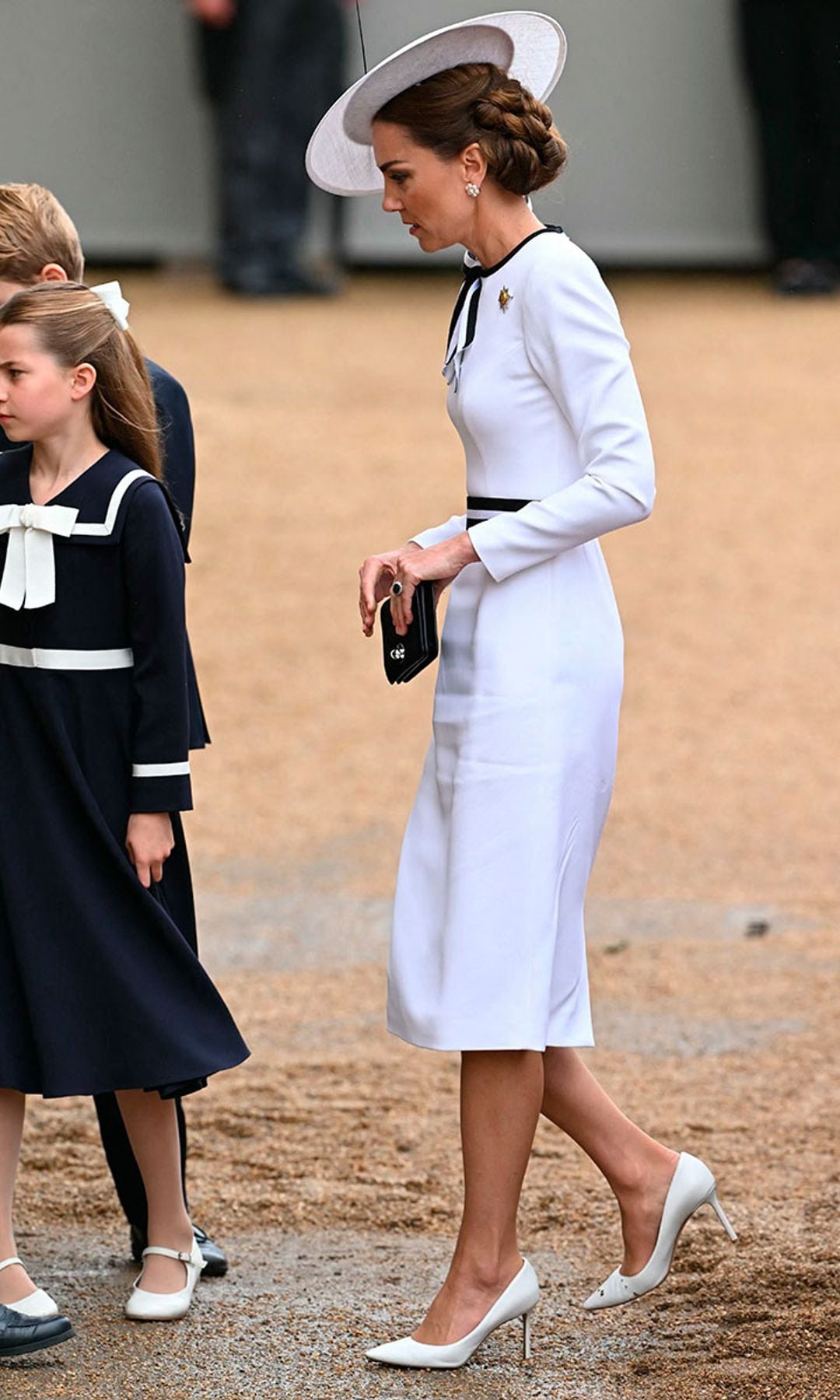 Kate Middleton eligió el blanco para la que fue su primera aparición pública del año tras anunciar que padece cáncer 