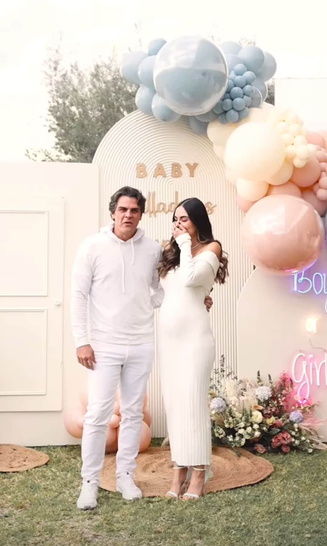 Juan Carlos Valladares y Ximena Navarrete celebraron el baby shower de su bebé 