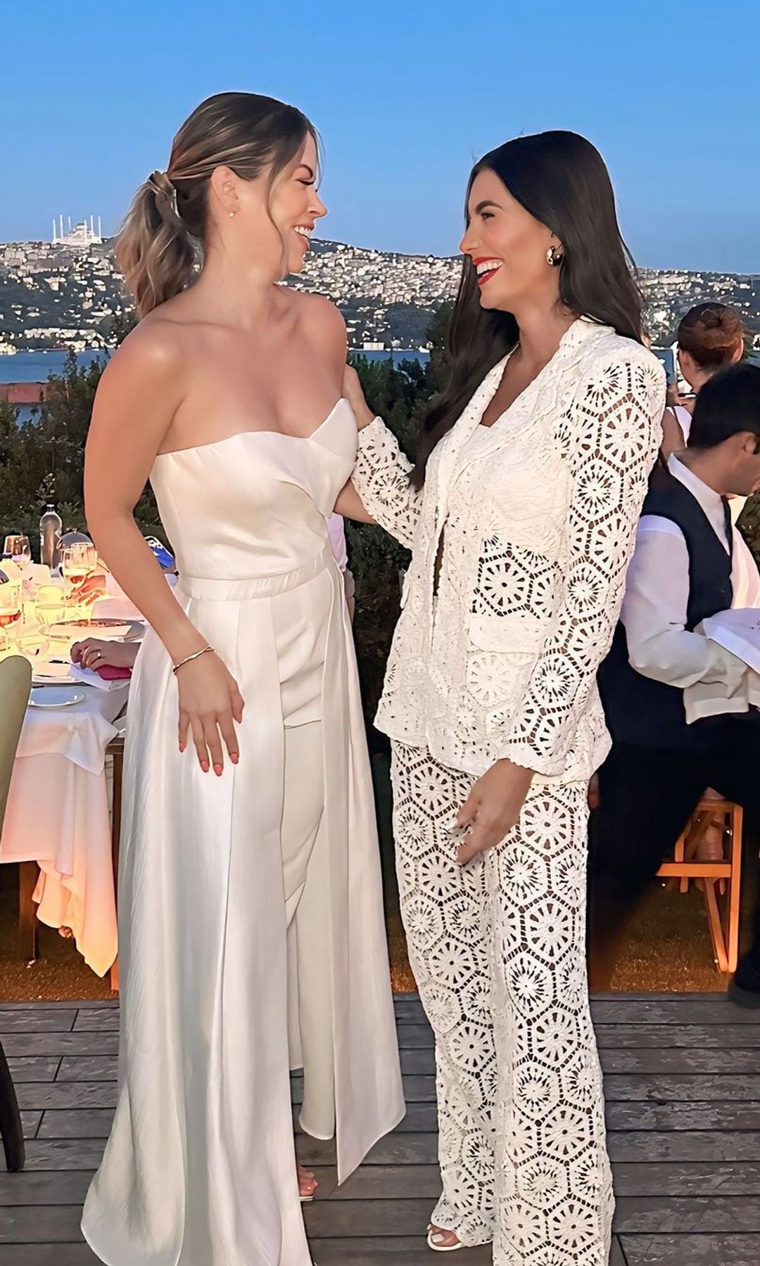 Ximena Duque y Gaby Espino