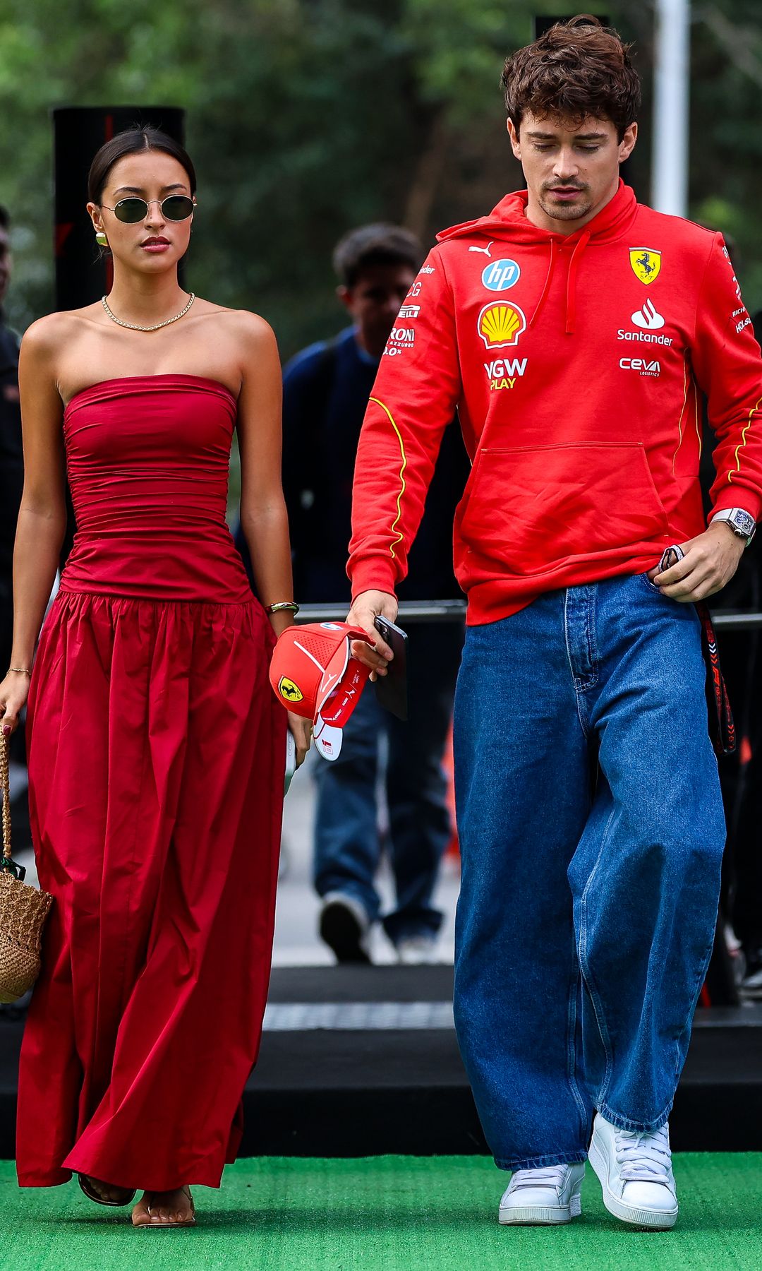 Alexandra Saint Mleux y Charles Leclerc