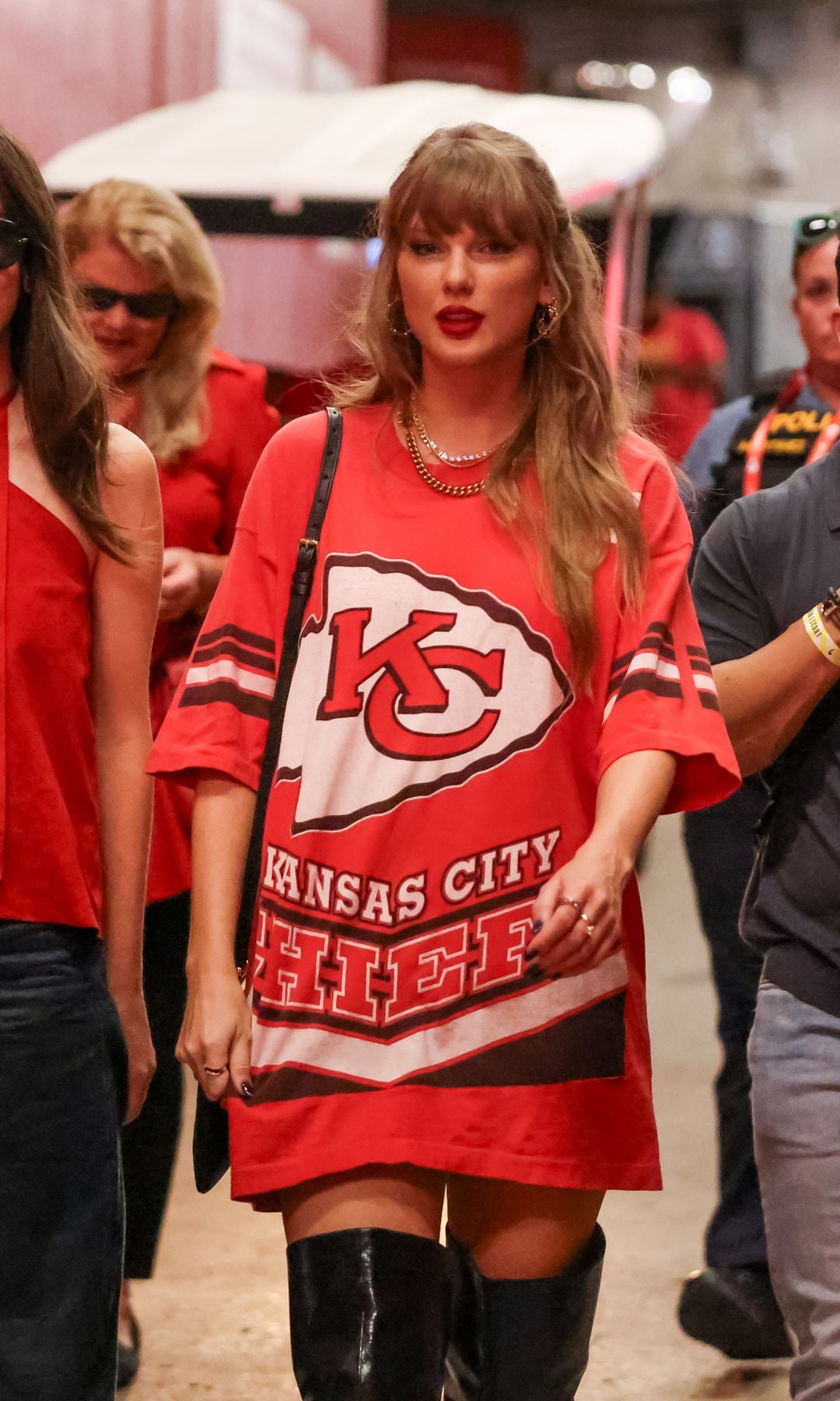 Taylor Swift se lleva a su madre a ver jugar a travis Kelce