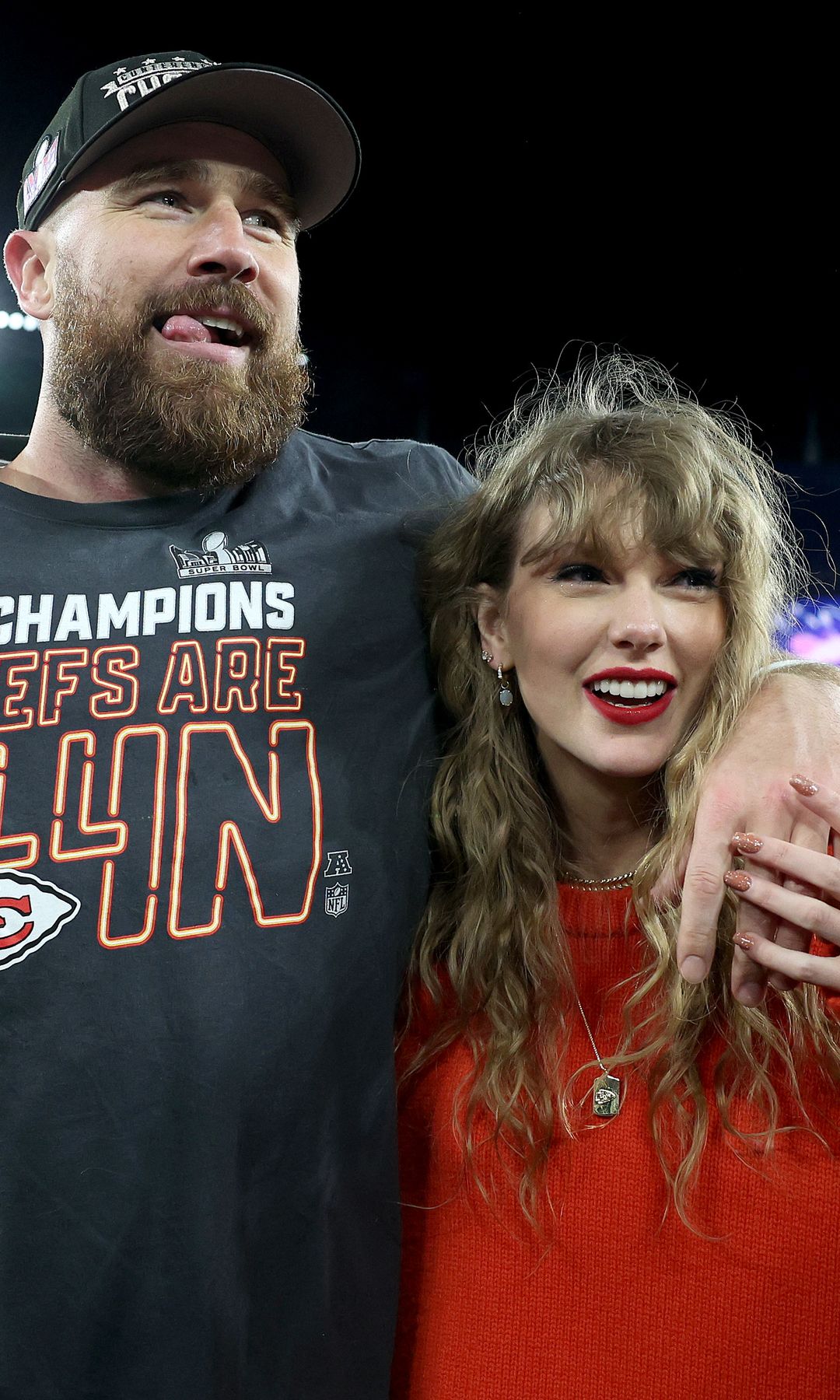 Travis Kelce y Taylor Swift tras un partido de los Kansas City Chiefs