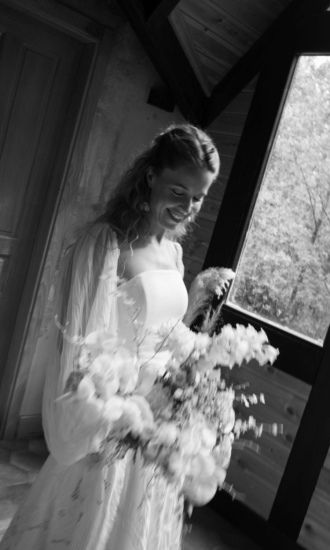 Lucía de Miguel en su boda con un vestido diseñador por ella misma