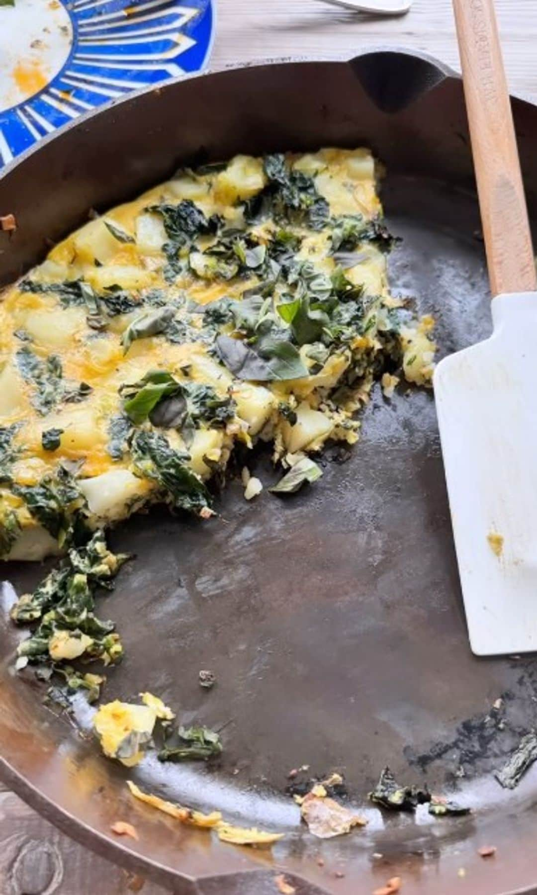 La tortilla de Gwyneth Paltrow con kale y cebolla