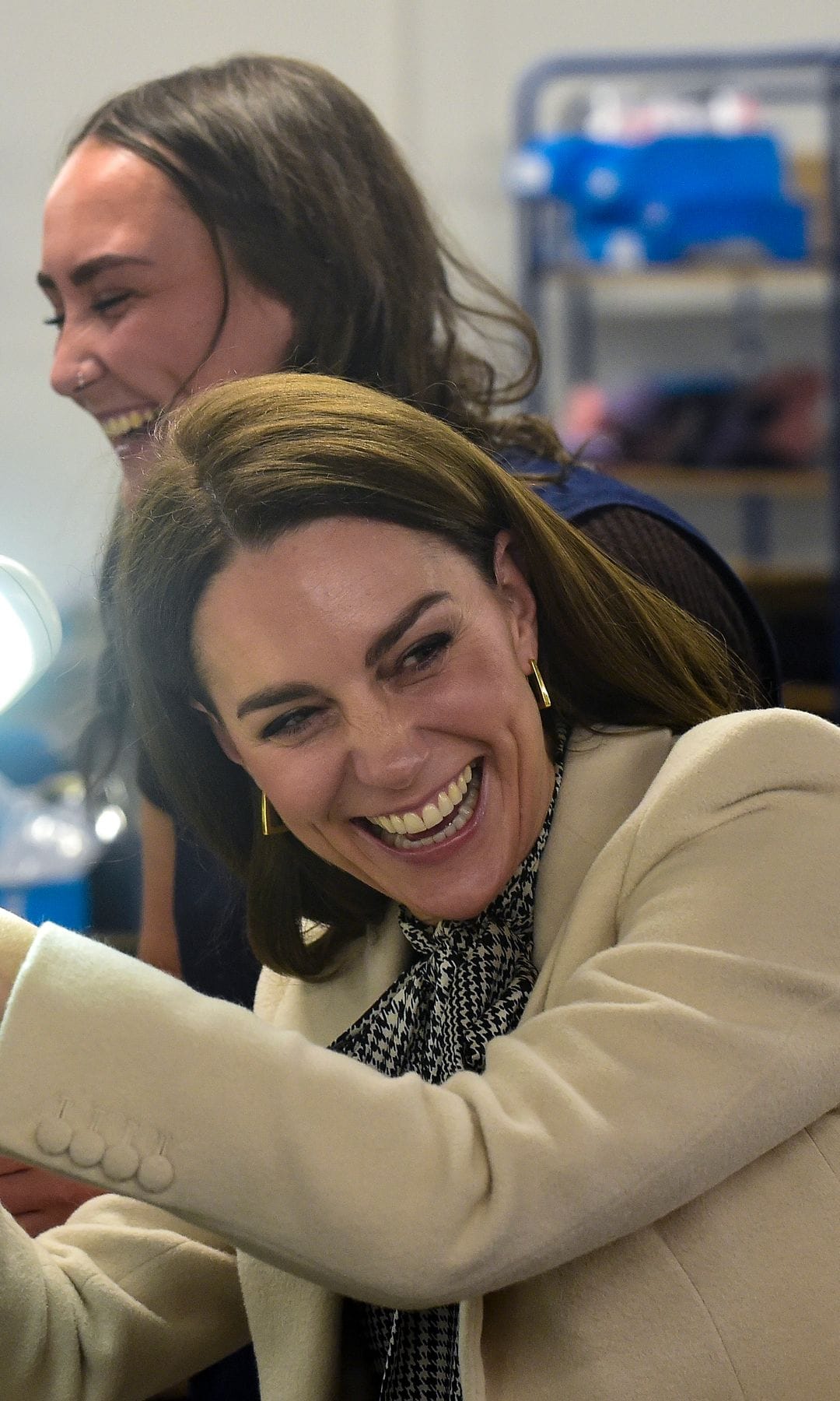 Kate Middleton visitas por Gales