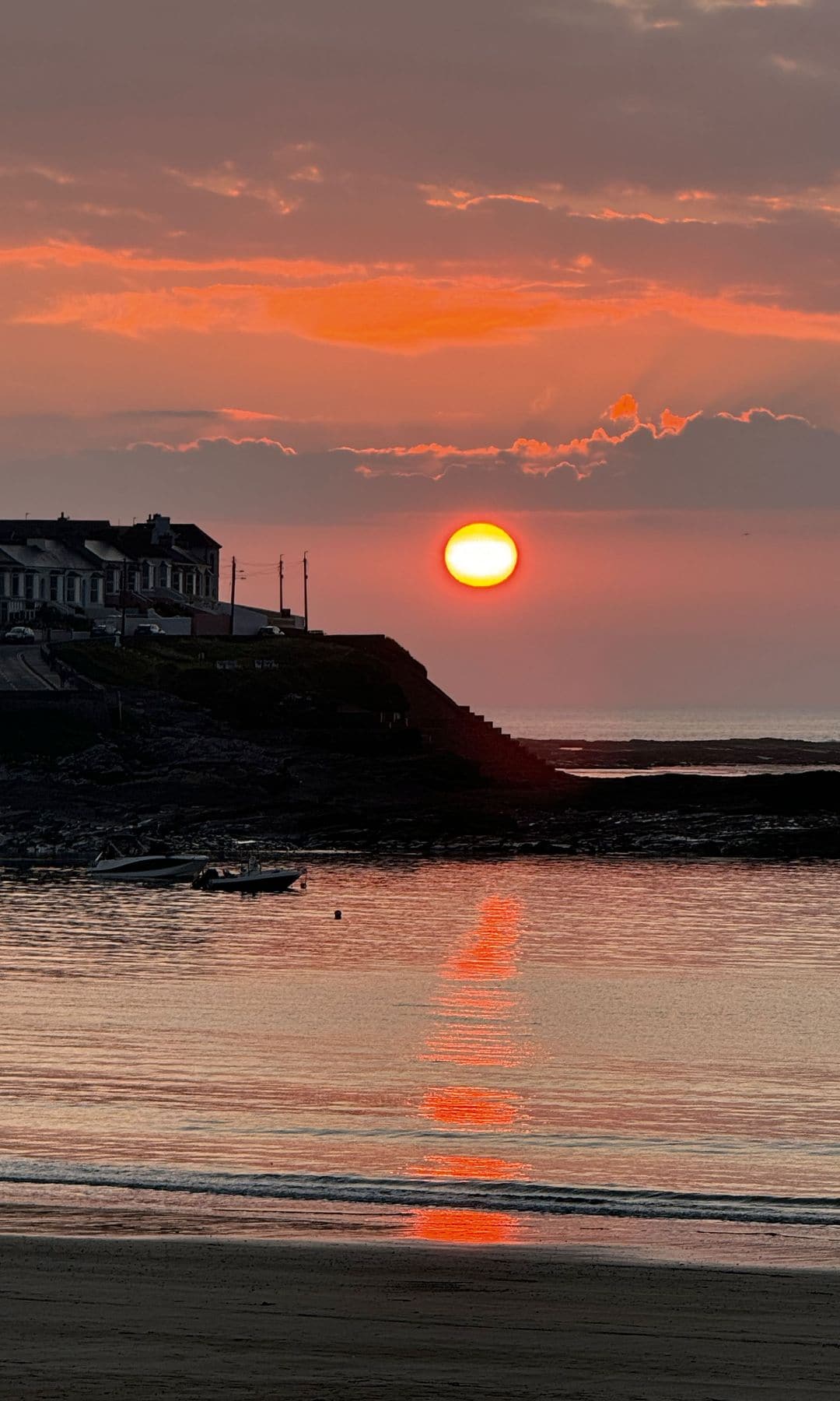 Atardecer en el puerto de Kilkee.