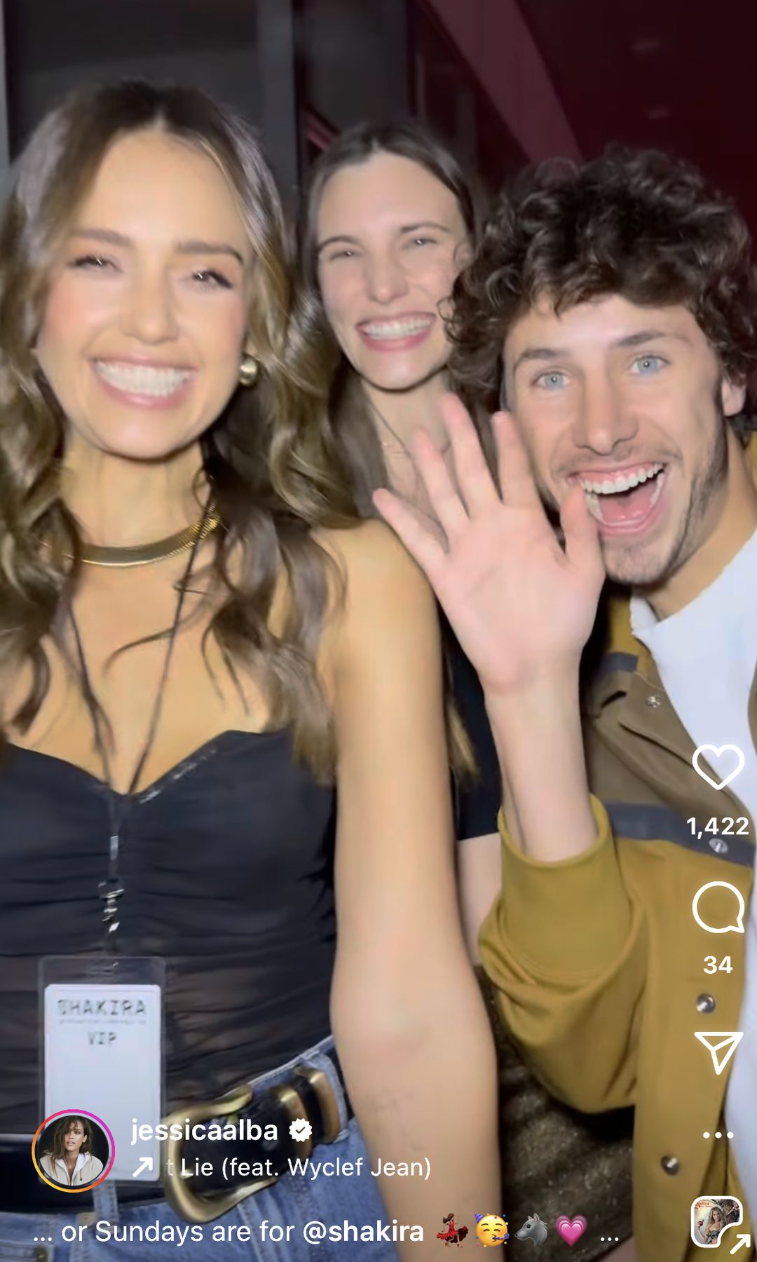 Jessica Alba con Juanpa Zurita y Macarena Achaga