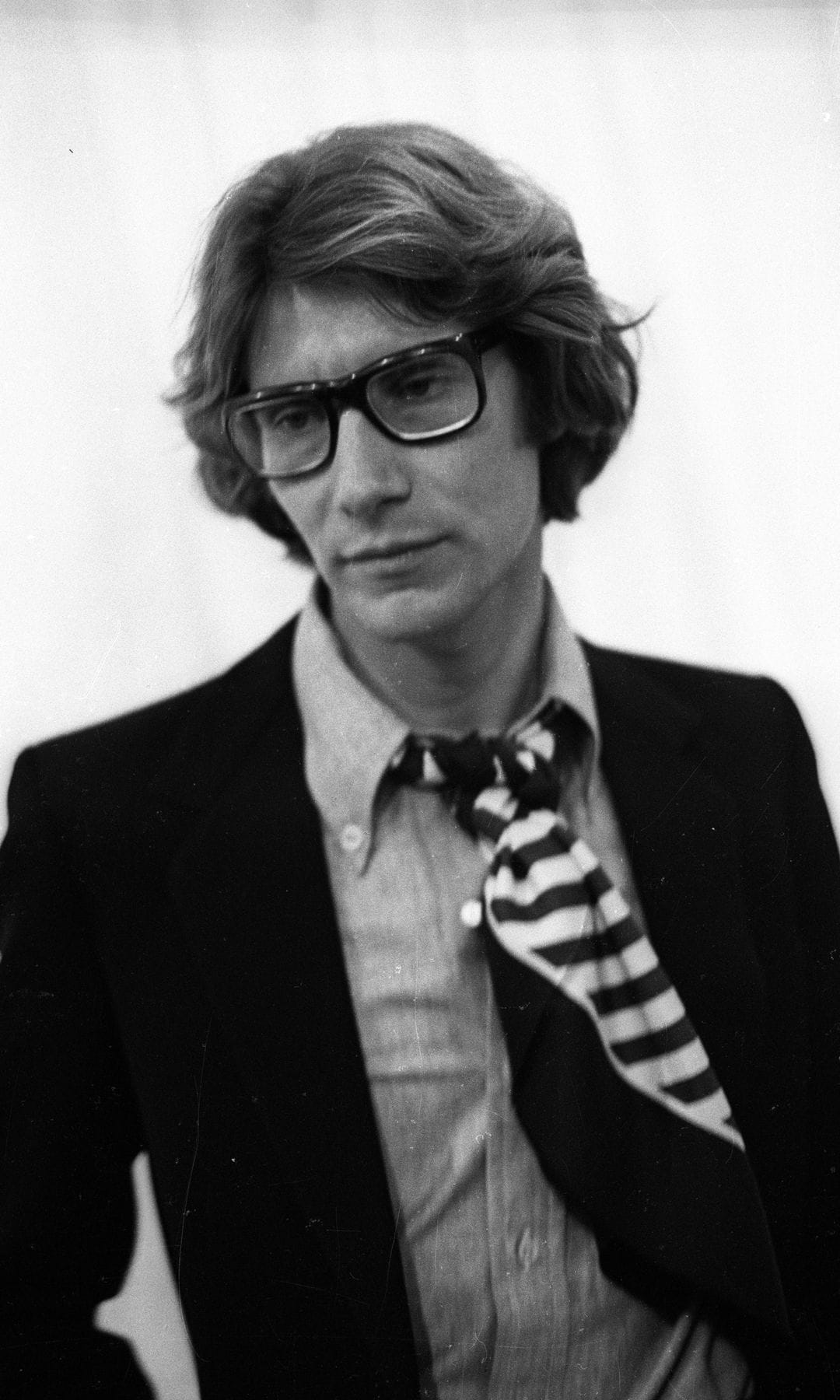 El diseñador Yves Saint Laurent en París