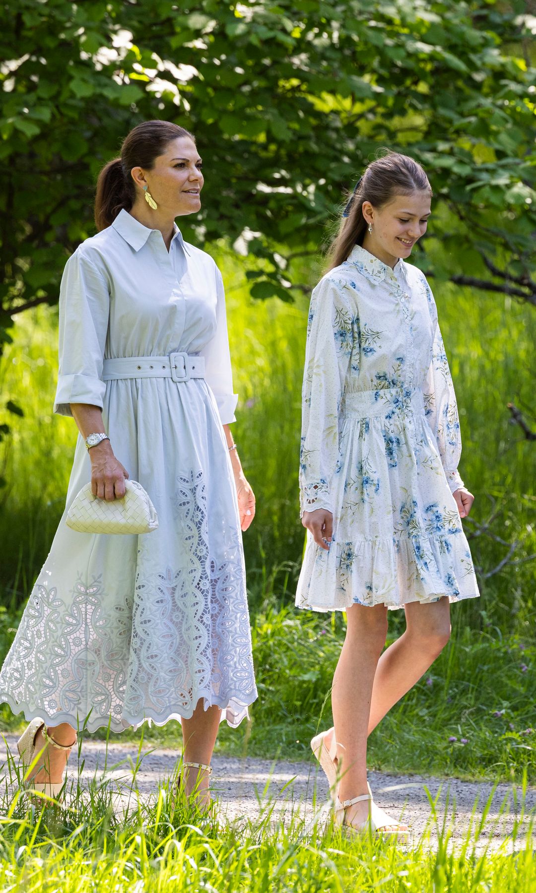 Estelle de Sueca con su madre la princesa Victoria