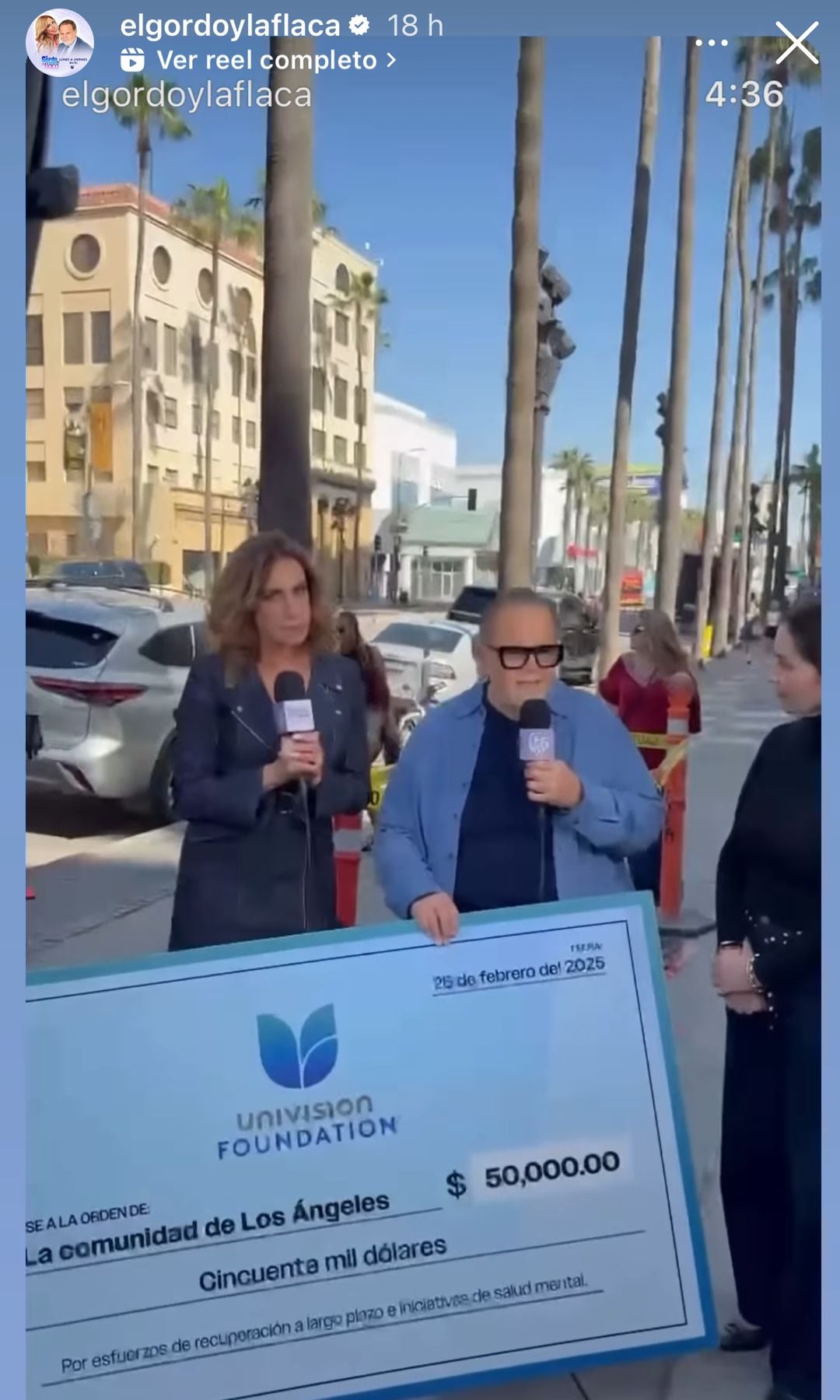 En nombre de Univision, los presentadores entregaron una generosa donación en beneficio de la comunidad de Los Ángeles 