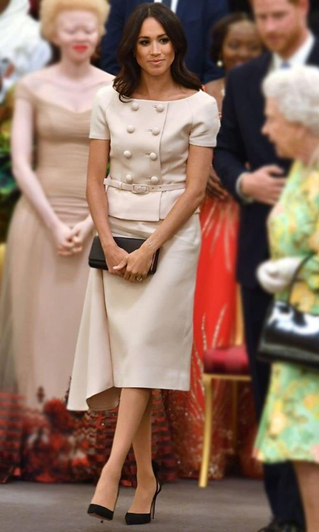 Meghan Markle con traje Lady 