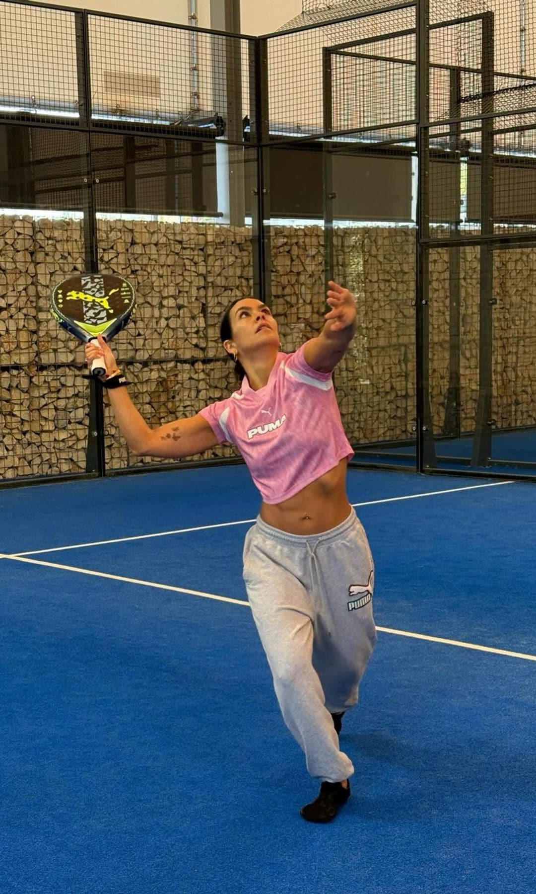 Cristina Pedroche practicando pádel en Mad4padel