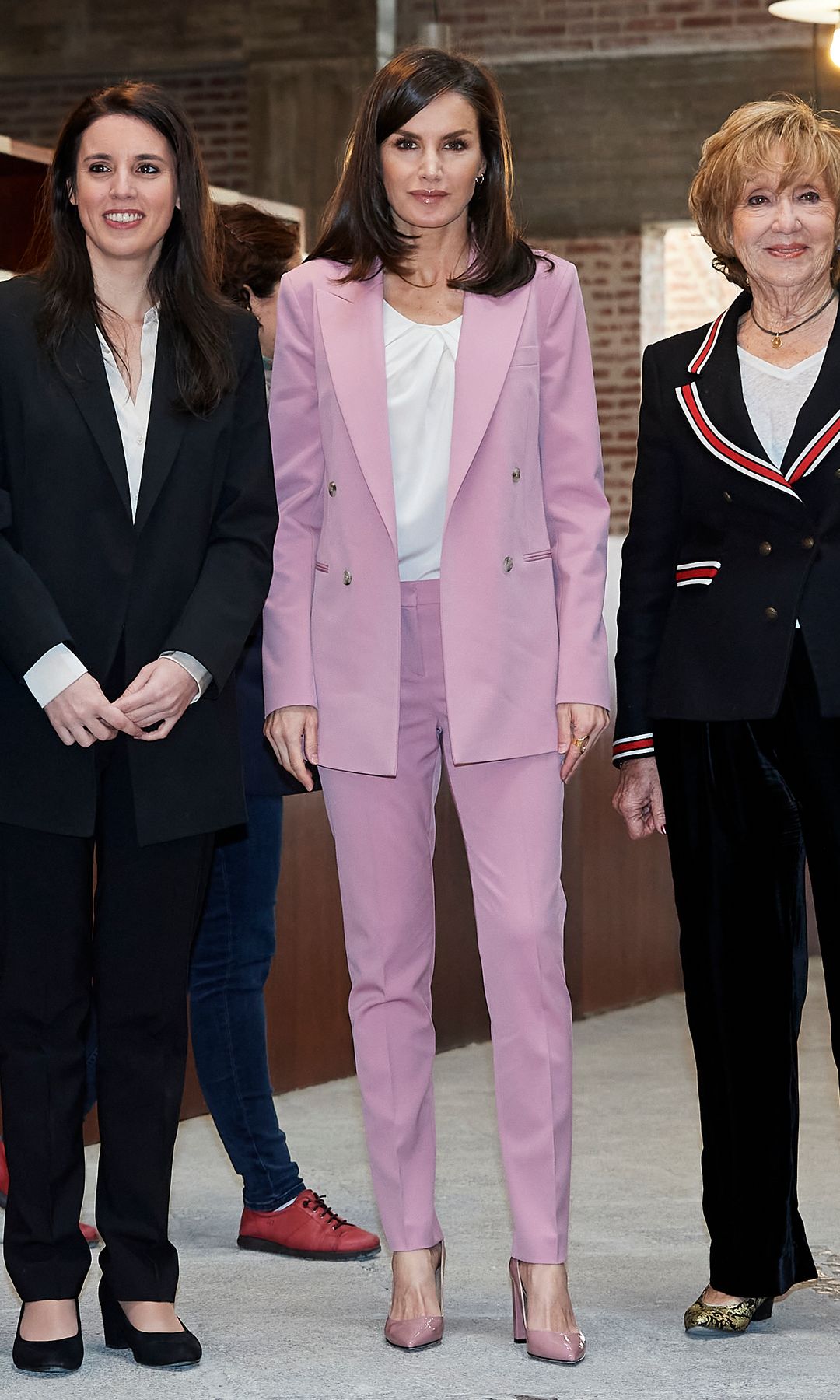 Reina Letizia traje rosa