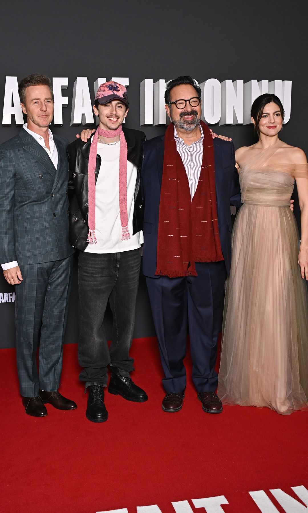 Edward Norton, Timothée Chalamet, James Mangold y Monica Barbaro en París